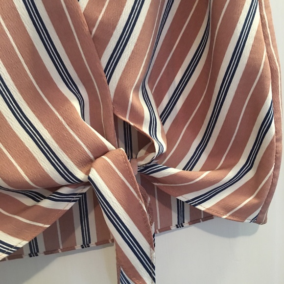 🦚Satin Blouse Light Pink, White and Blue M - Picture 2 of 5